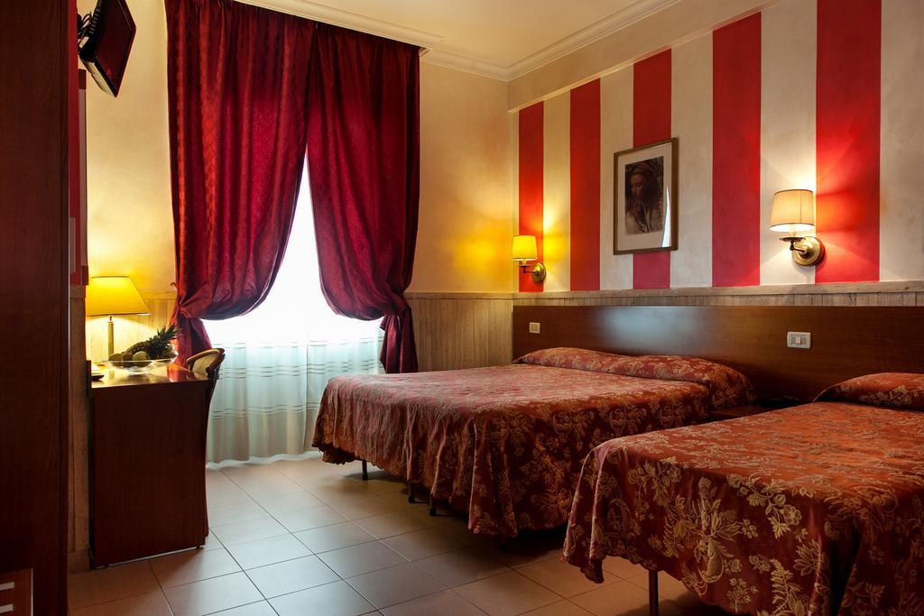 Hotel Pyramid Řím Pokoj fotografie